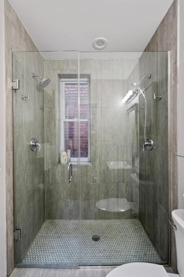 Navy Yard Gem: Stylish Condo Near Nationals Stadium Washington Exterior photo